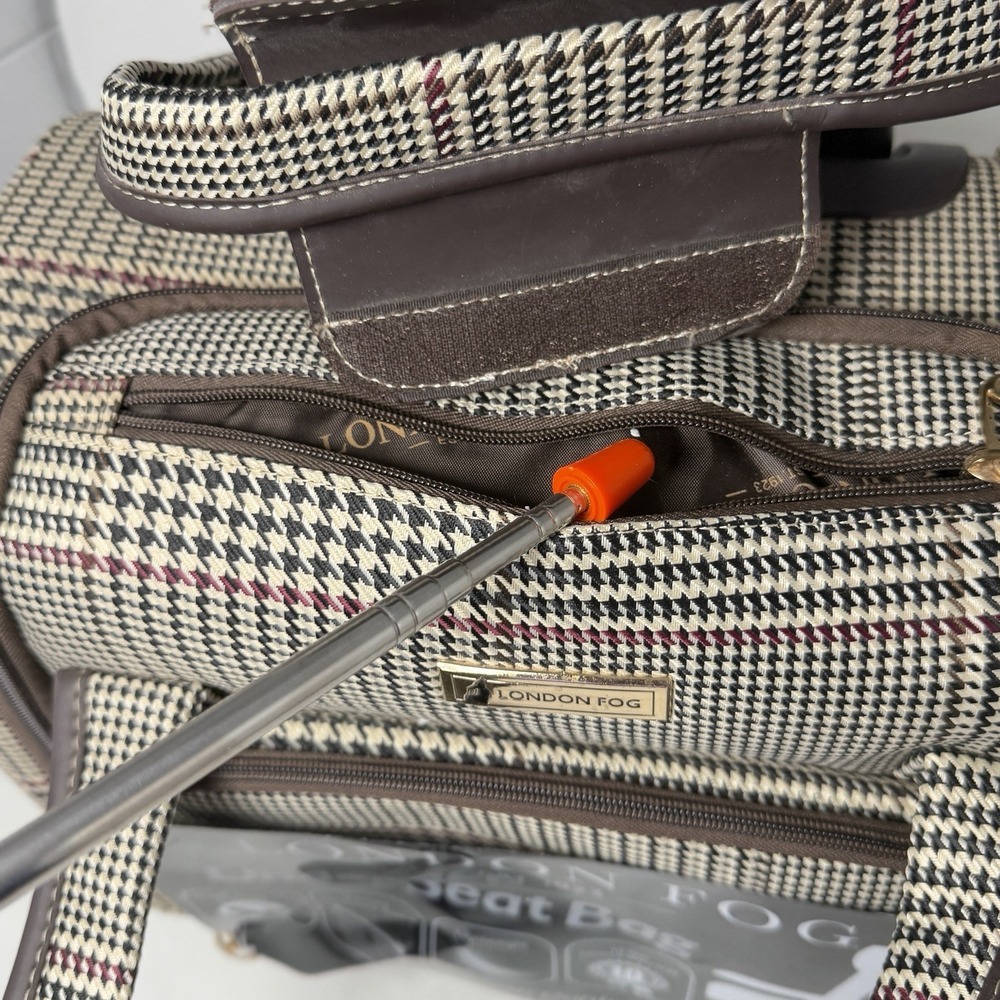 London Fog Under the Seat Carryon Sheffield Roller Bag Black 15IN Small Suitcase - Picture 15 of 16